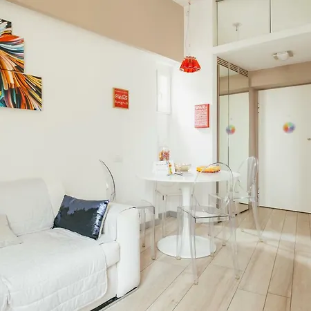 Apartment Chromotherapy House